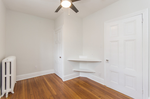 2 Bed/2 Bath; Gorgeous exterior and spacious interior features in Chestnut Hill! – photo 1