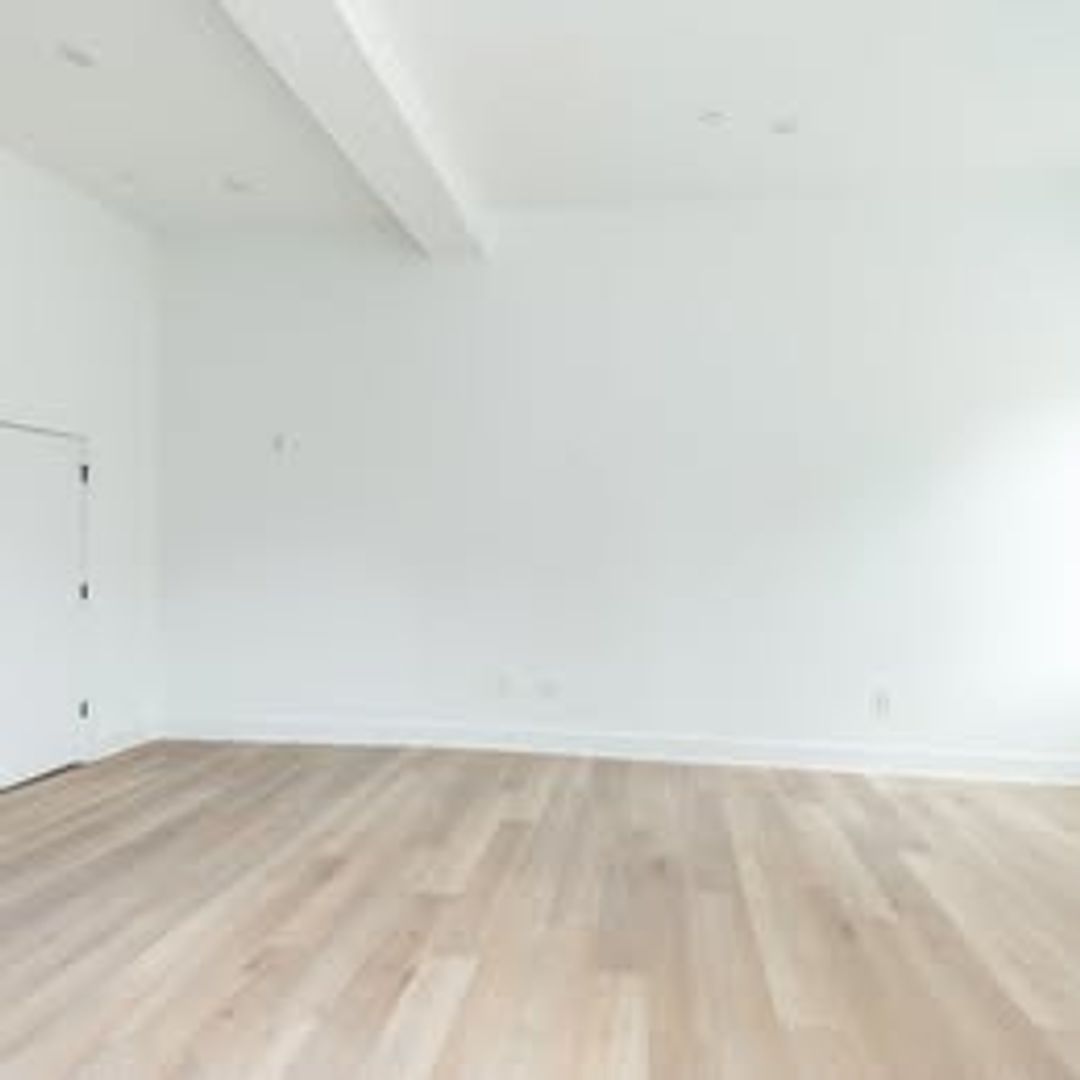 6516 Germantown Ave Unit 2 4 of 5