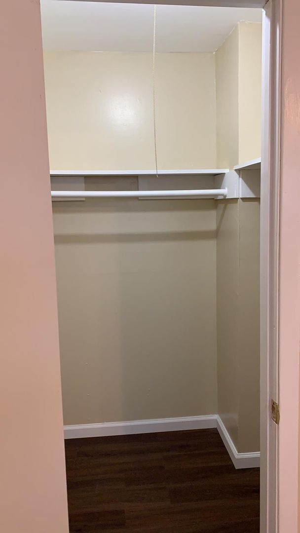 Pasadena Apartment: 910 Main St