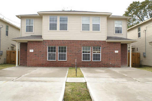 4 Bedroom Multi-Family Home – 5905 Allison Rd, B, Houston, TX 77048