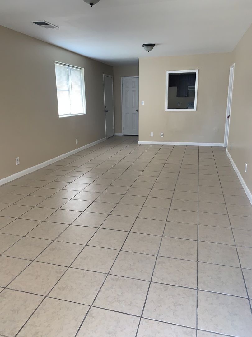 Eagle Lake Townhome: 217 Hunters Ln