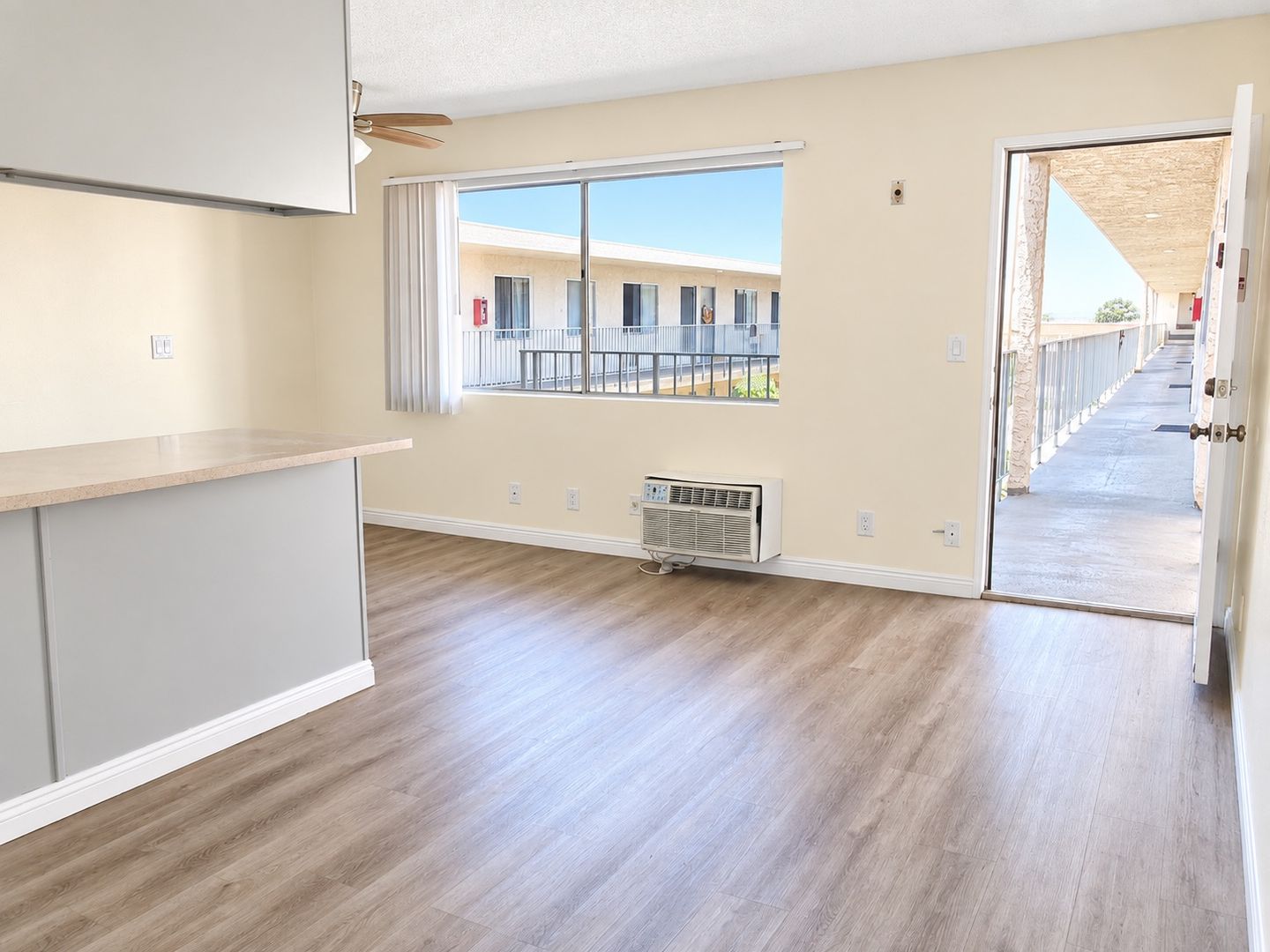 Burbank Apartment: 1600 N San Fernando Blvd
