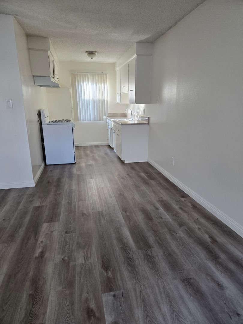 Tujunga Apartment: 10050 Mountair Ave
