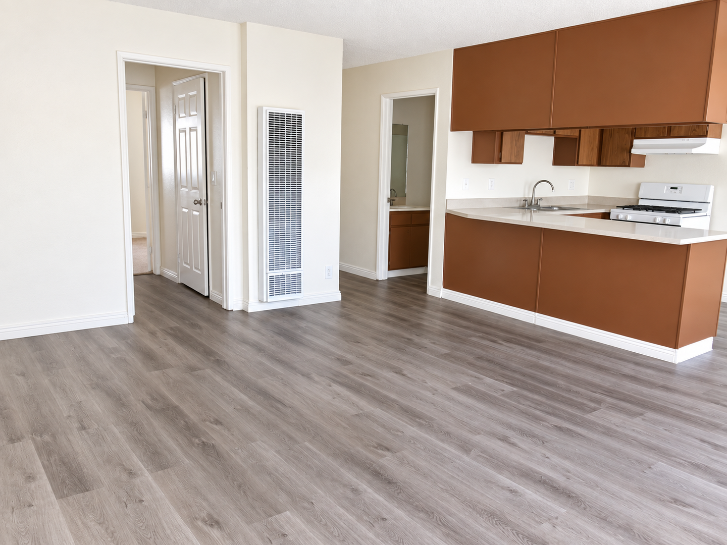 Burbank Apartment: 1600 N San Fernando Blvd