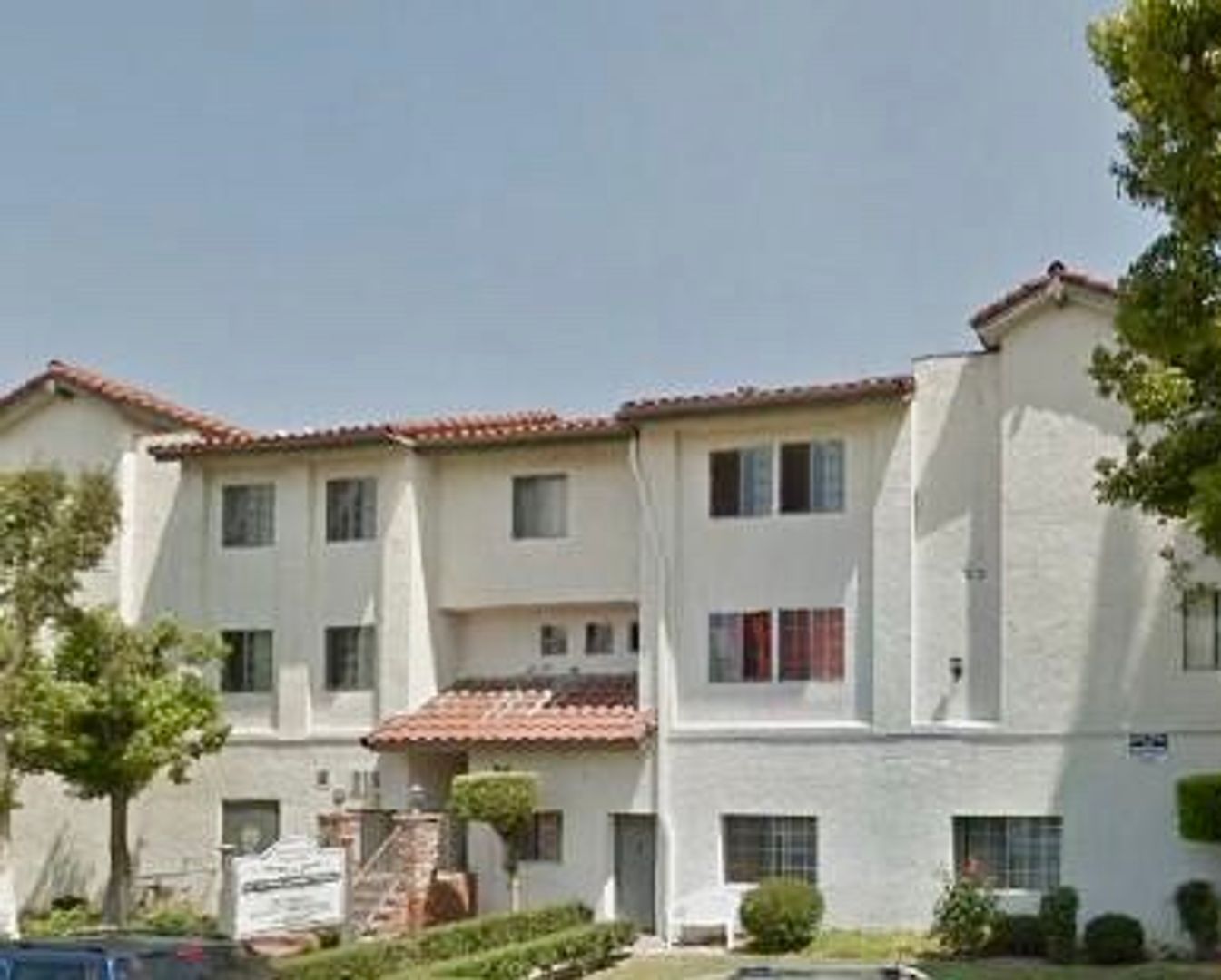 Glendale Apartment: 215 W Palmer Ave