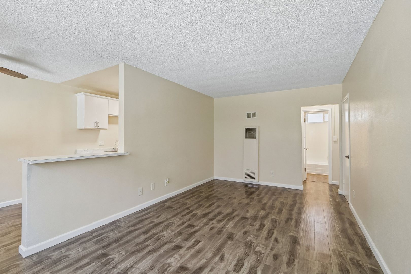 Burbank Apartment: 242 W Verdugo Ave