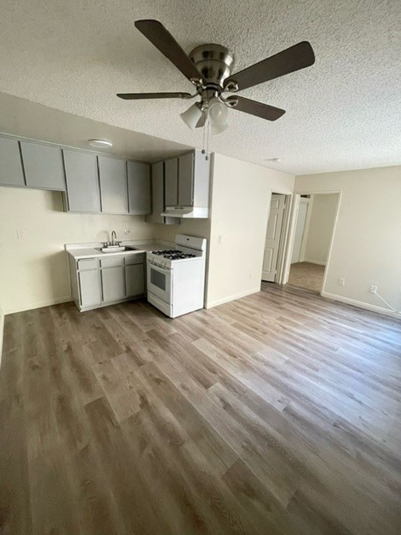 Los Angeles Apartment: 3833 West Avenue 42