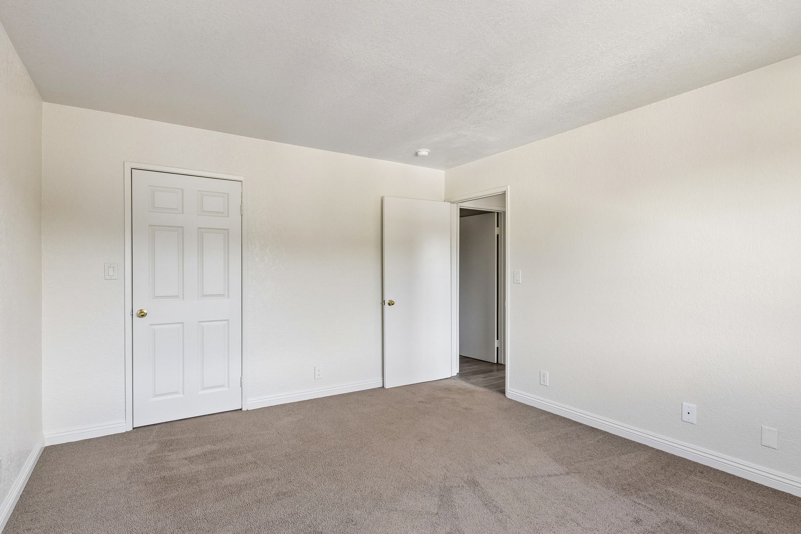 Tujunga Apartment: 10059 Tujunga Canyon Blvd