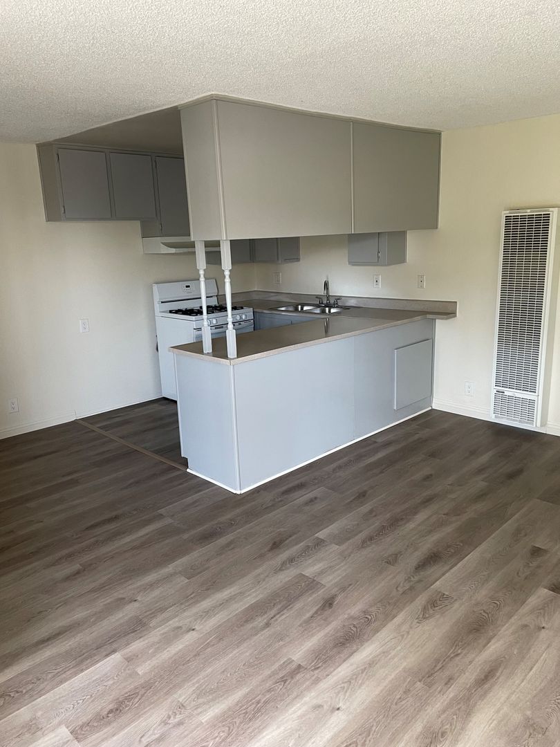 Tujunga Apartment: 10210 Mountair Ave
