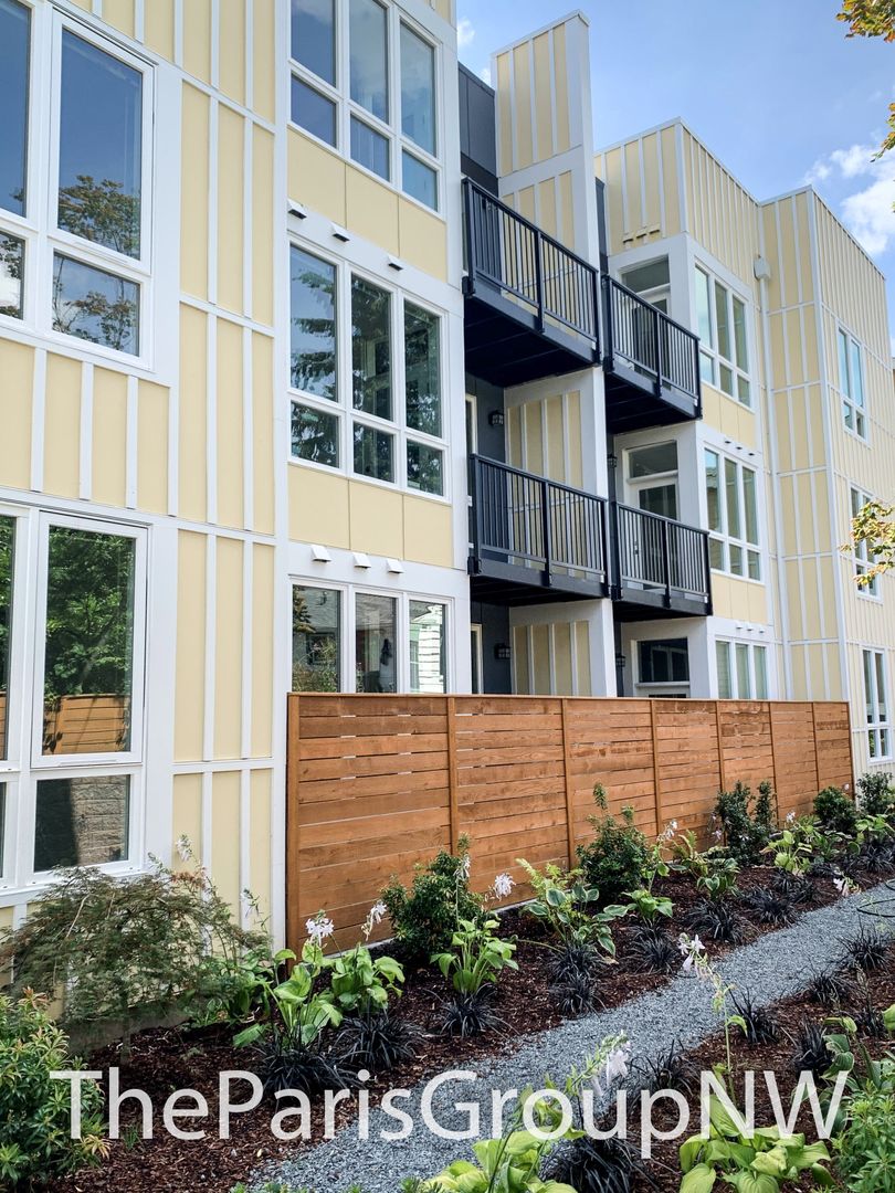 Shoreline Apartment: 3108 NE 145th St