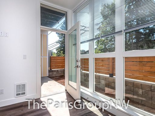 Gorgeous 1BR Apt * Gourmet Kitch * Easy Commute – photo 1