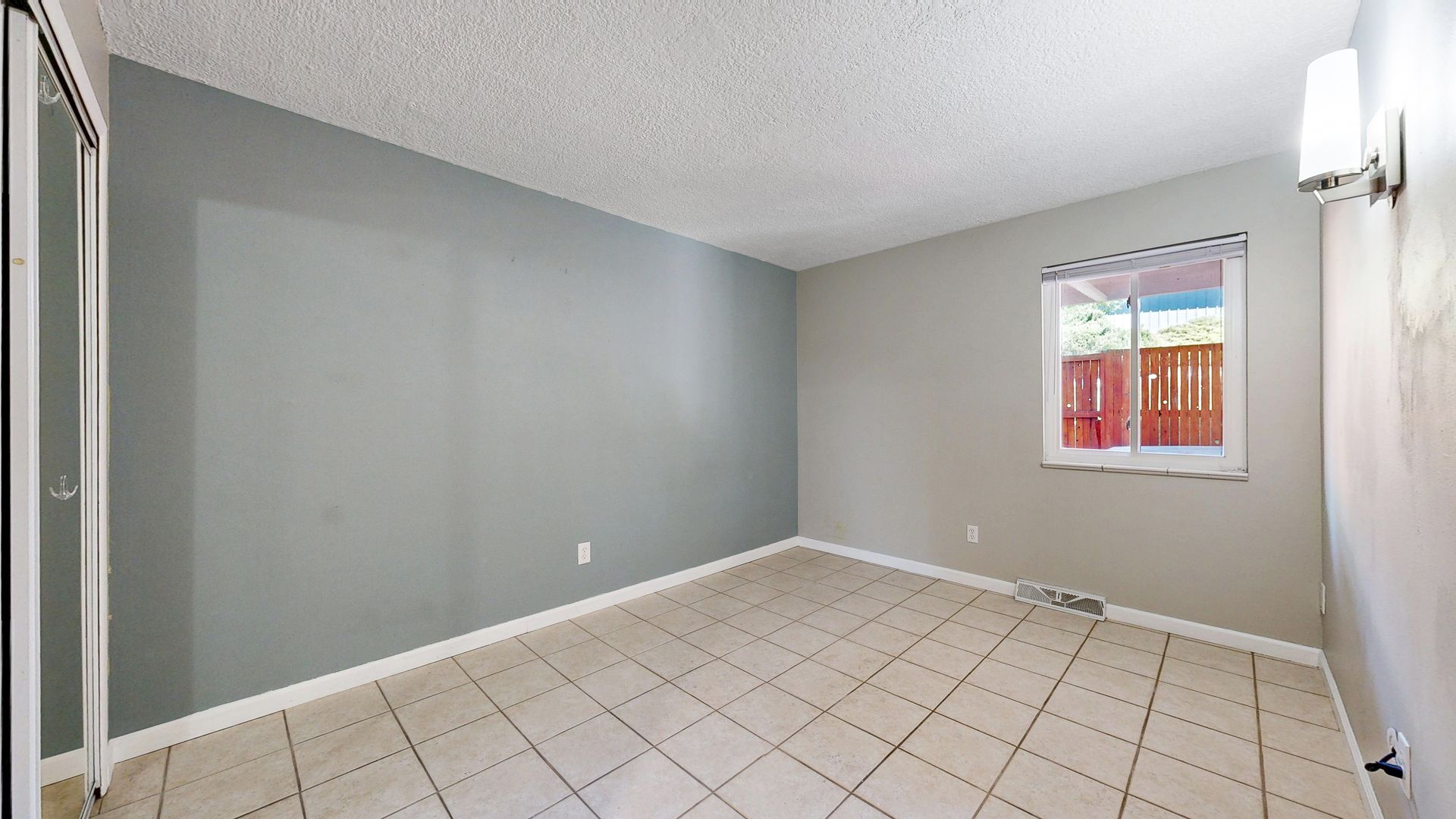 2946 S Moline Pl 14 of 41