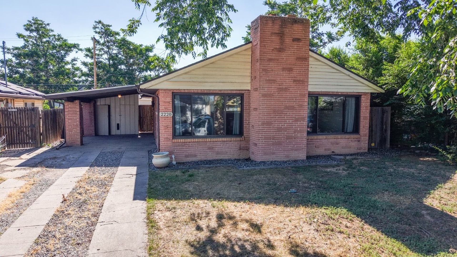 Aurora House: 2220 Ironton St