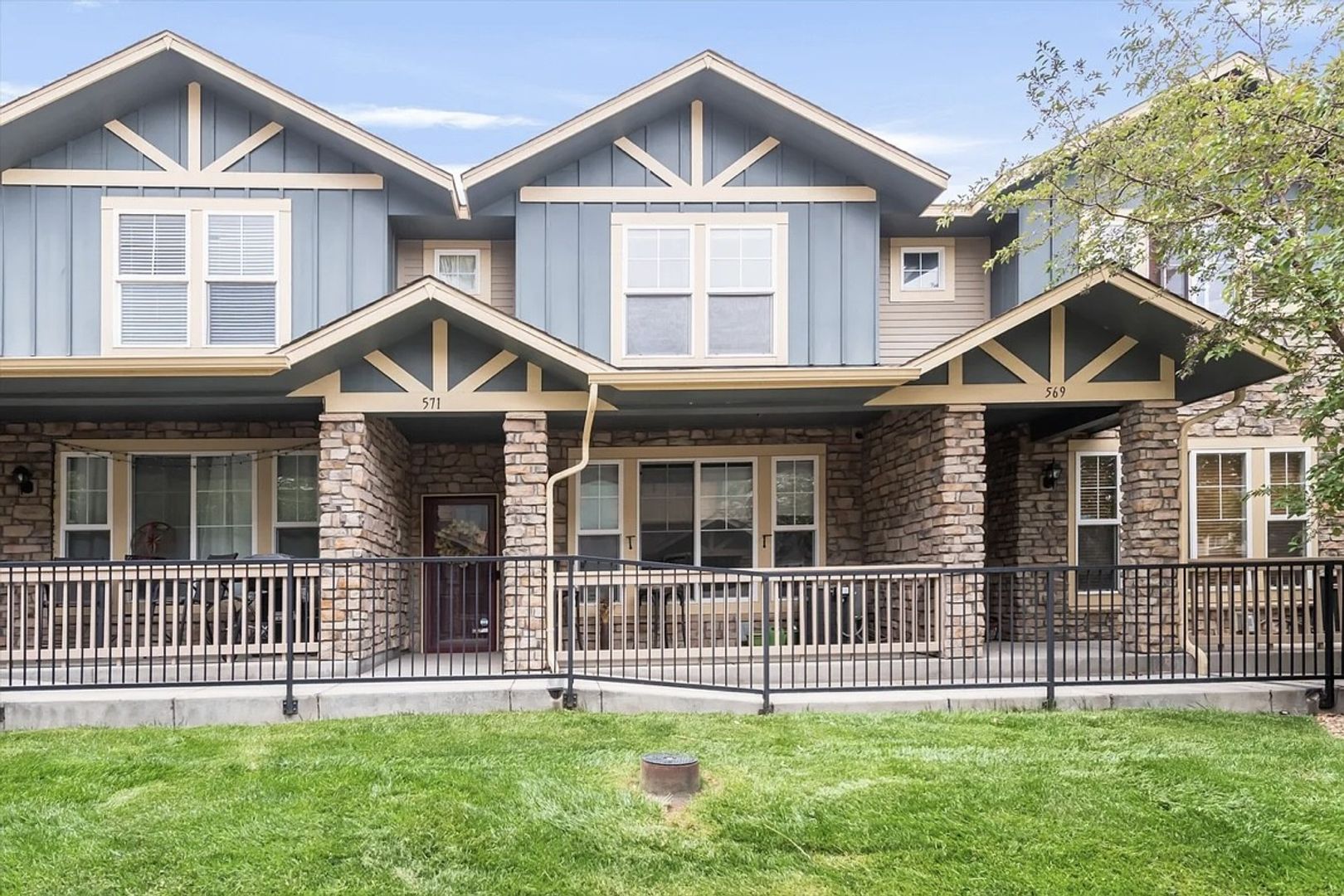 Aurora House: 571 S. Mobile Place