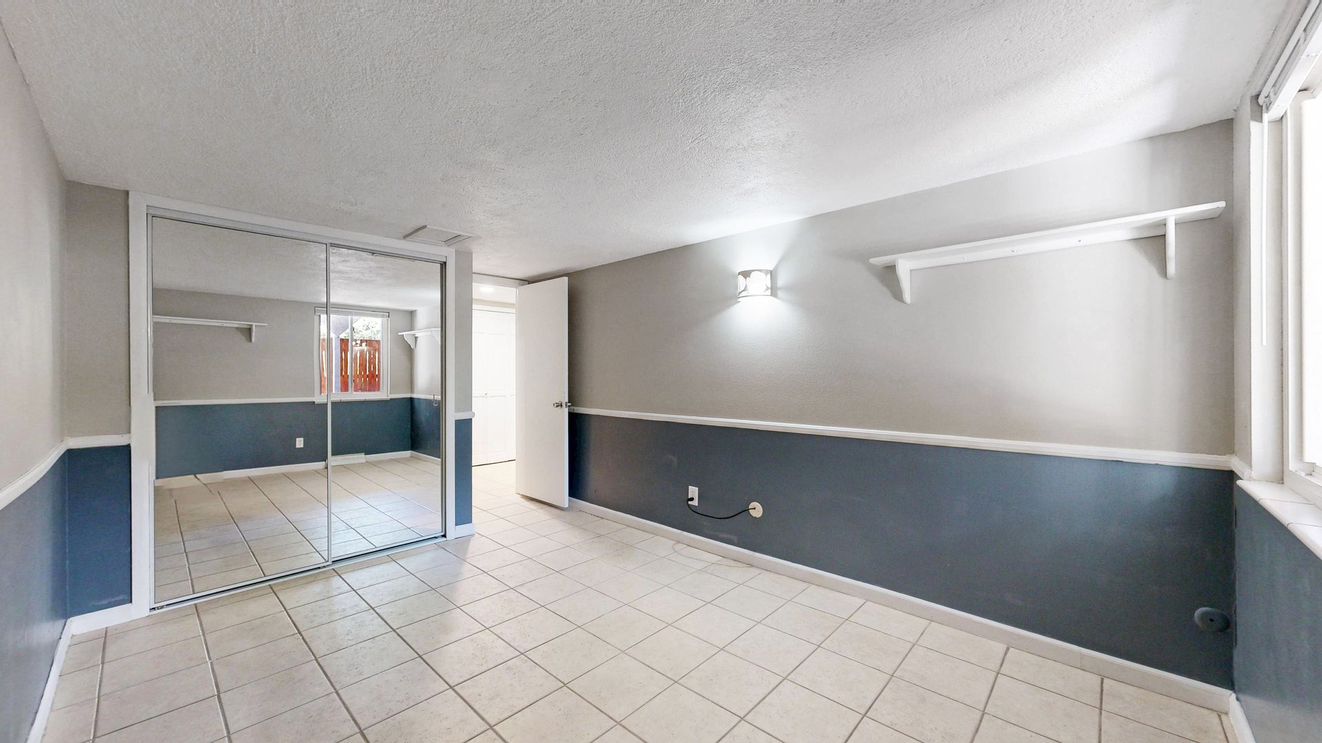 2946 S Moline Pl 18 of 41