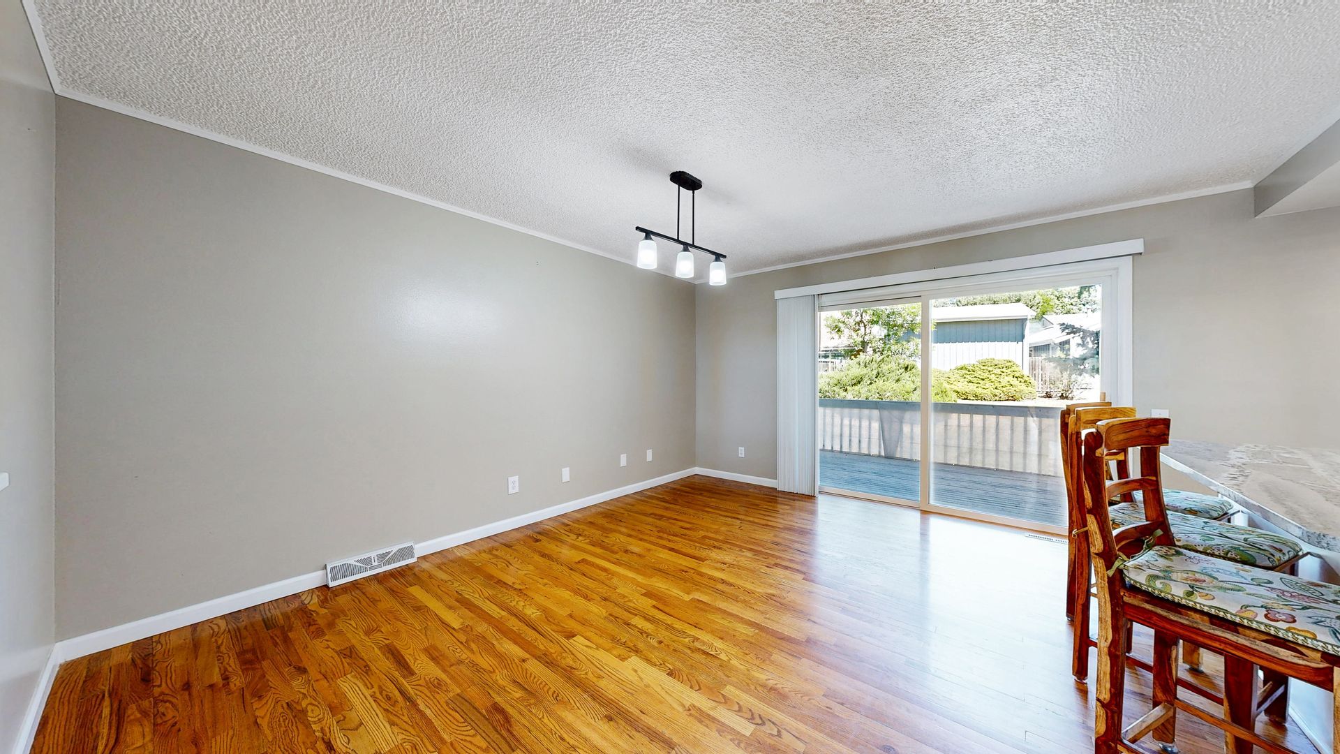 2946 S Moline Pl 10 of 12