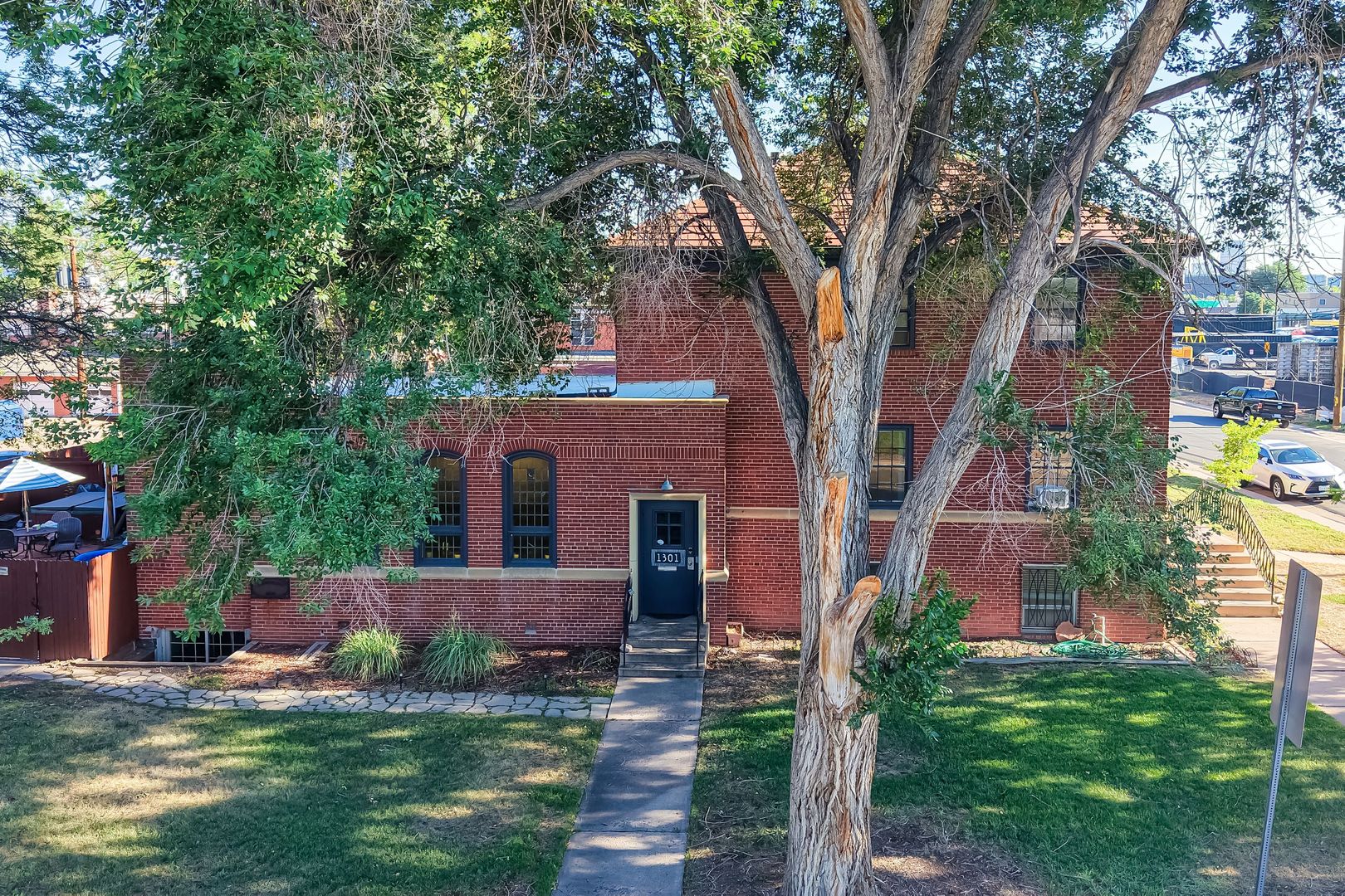 1301 W Dakota Ave 4 of 12