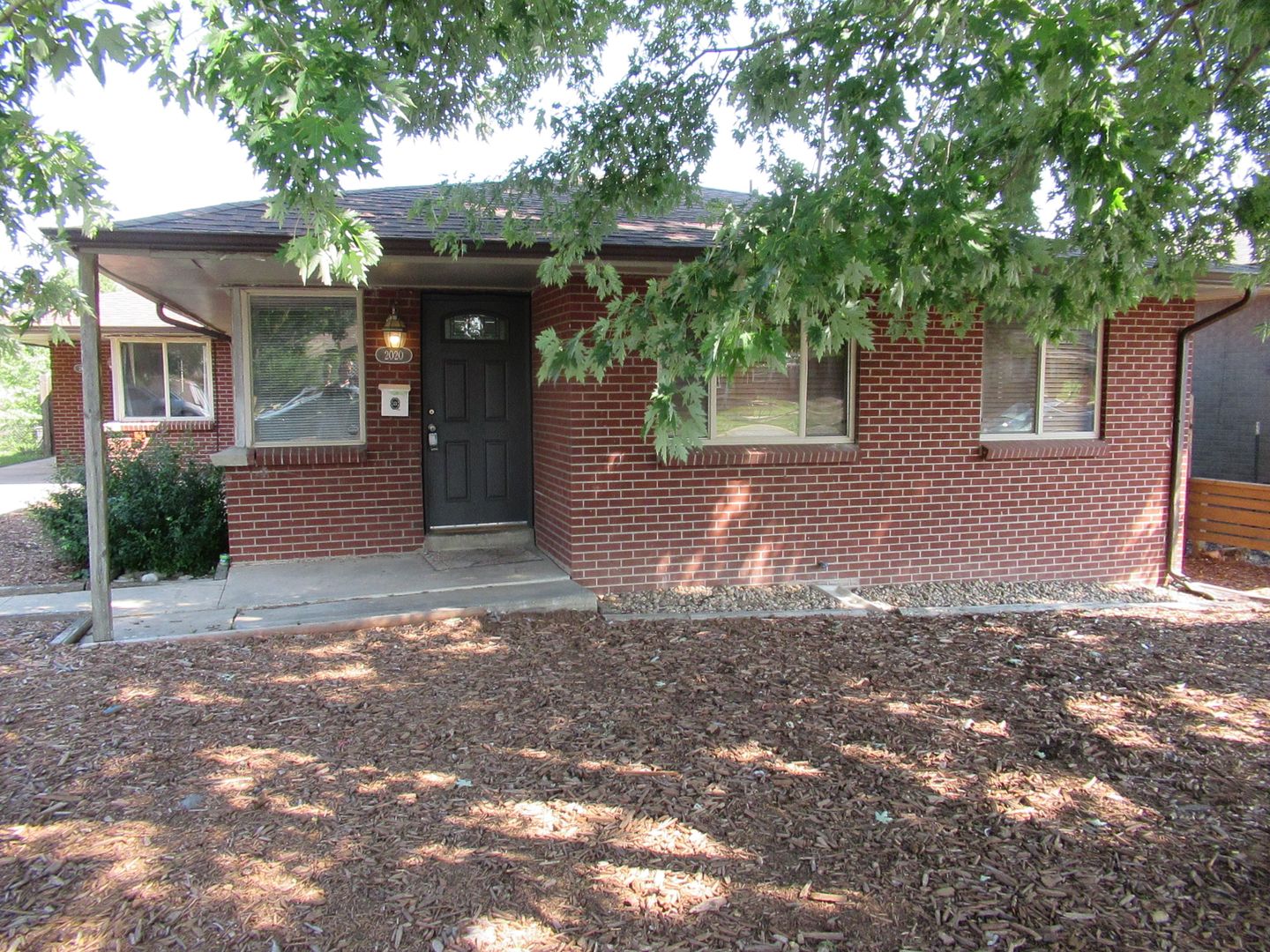 Edgewater House: 2020 Marshall St