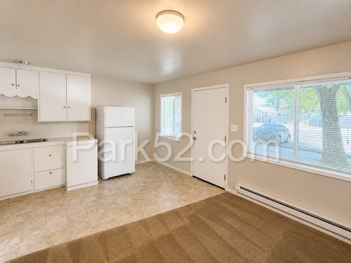 1 Bed 1 Bath Tacoma Apartment with On-Site Laundry and Parking – photo 1