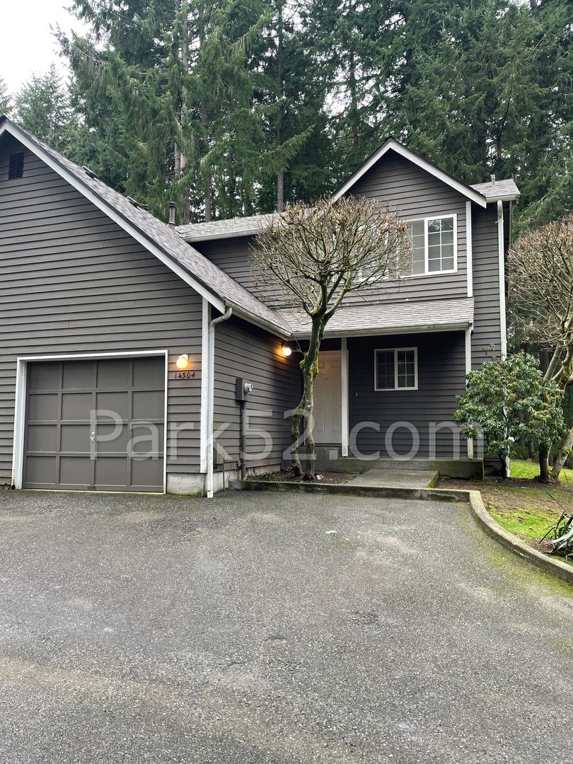 Gig Harbor Townhome: 14302 44th Ave Ct NW