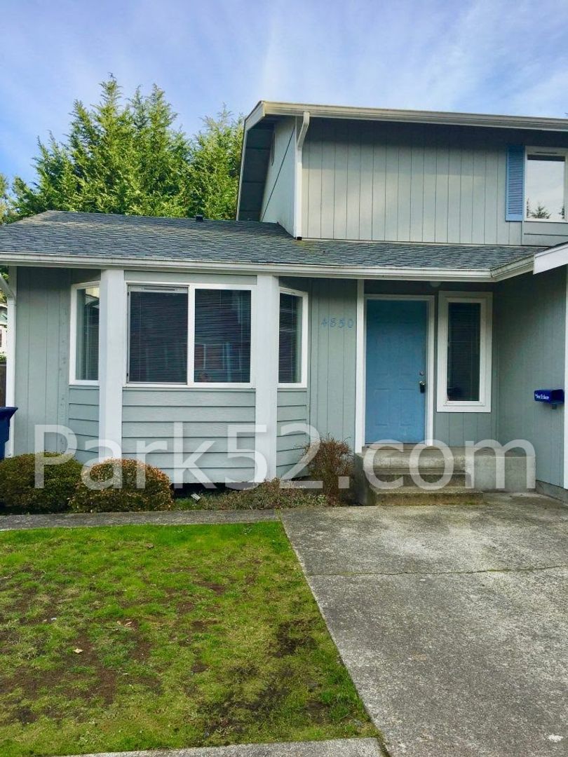 Tacoma Apartment: 4852 S 48th St