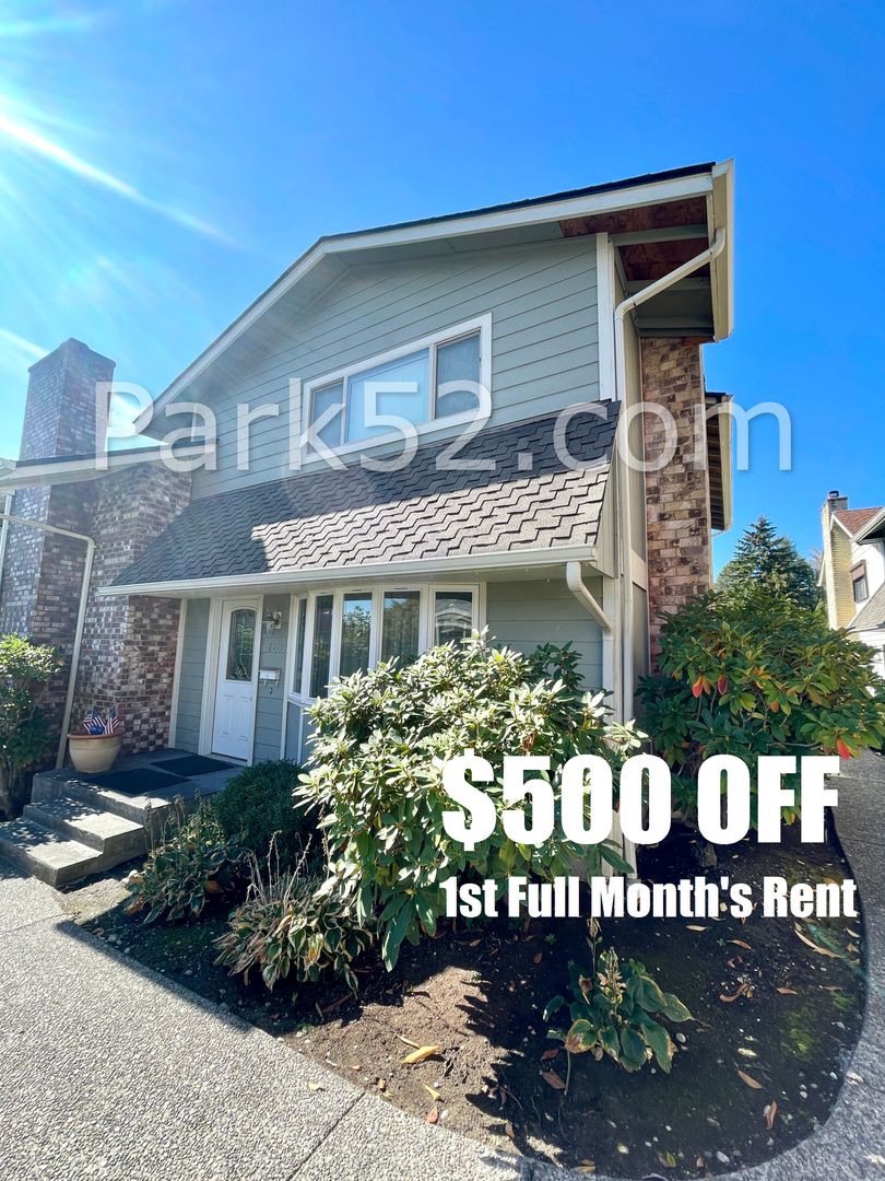 Tacoma House: 5959 S 12th St #128