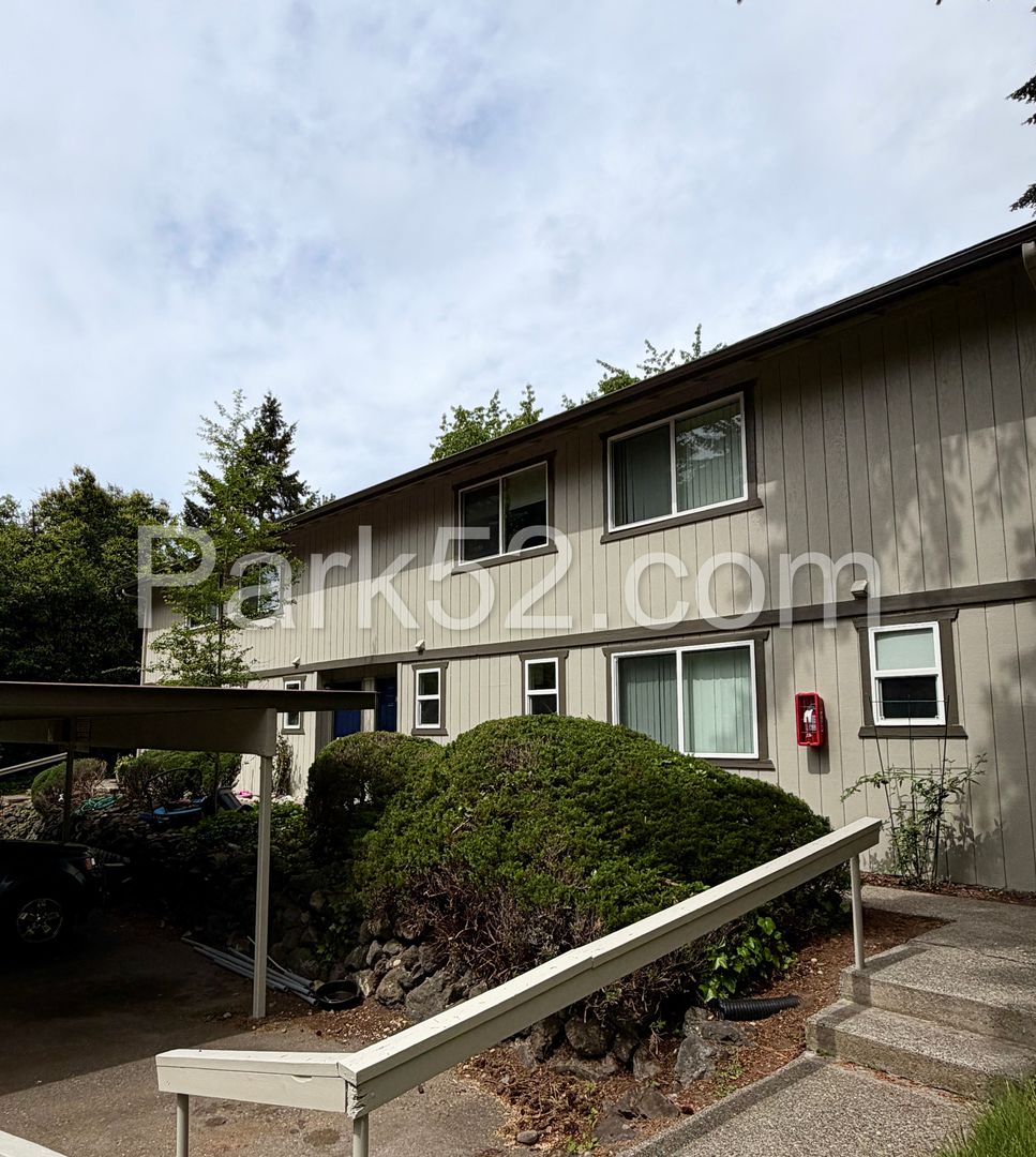 University Place Townhome: 9421 43rd St Ct W #C