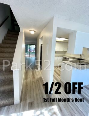 1/2 Off 1st Full Month! Small Pet Friendly Remodeled 2 Bedroom Townhome With Small Yard – photo 1