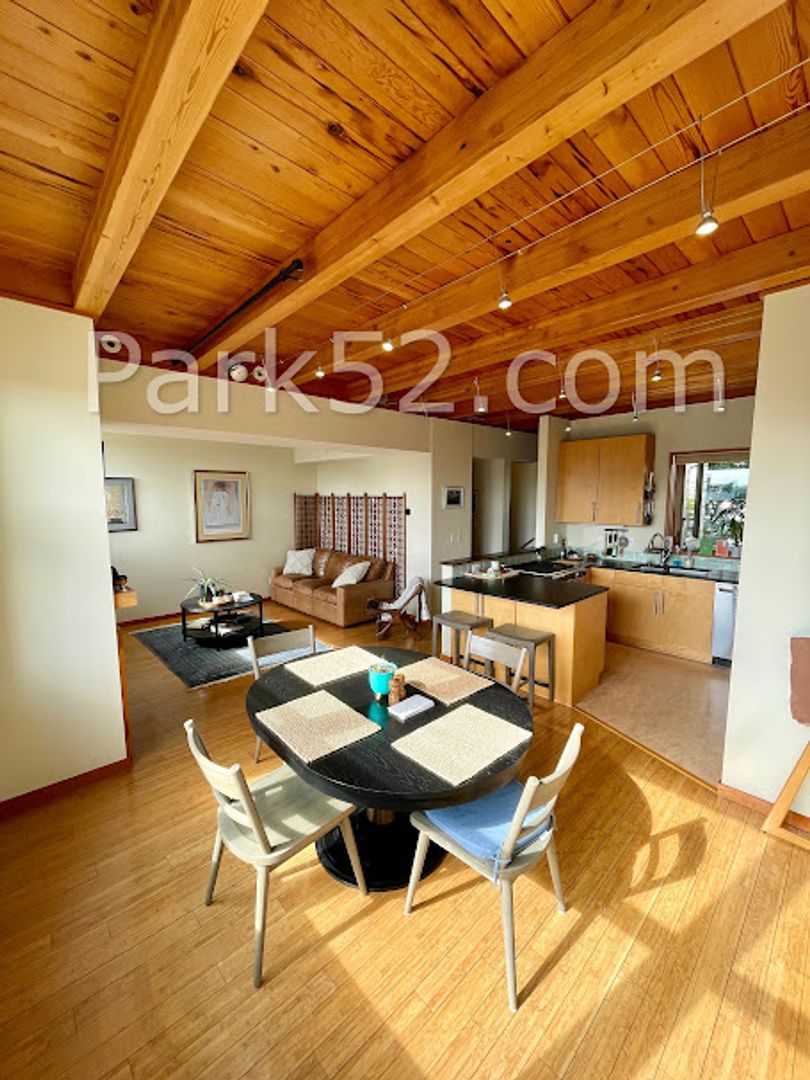 Tacoma Townhome: 406 6th Ave