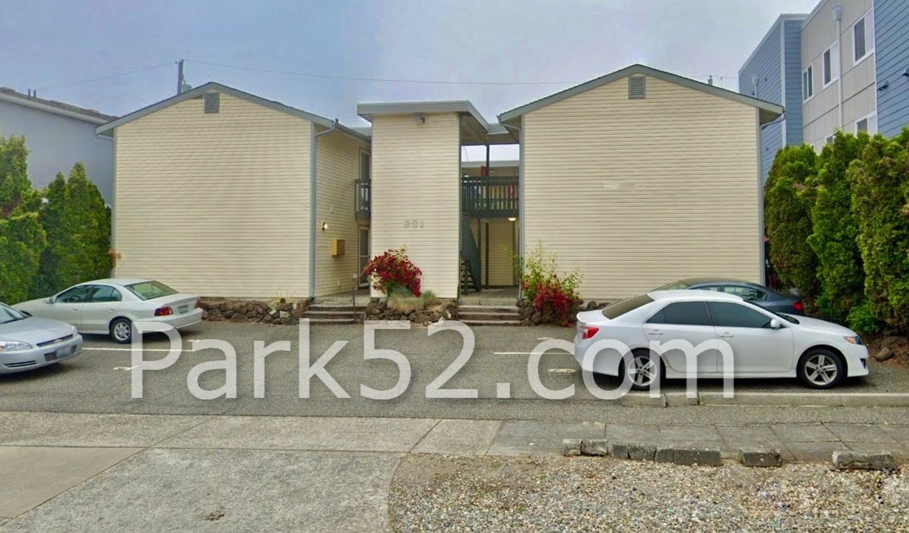 Tacoma Apartment: 631 N Fife St #01