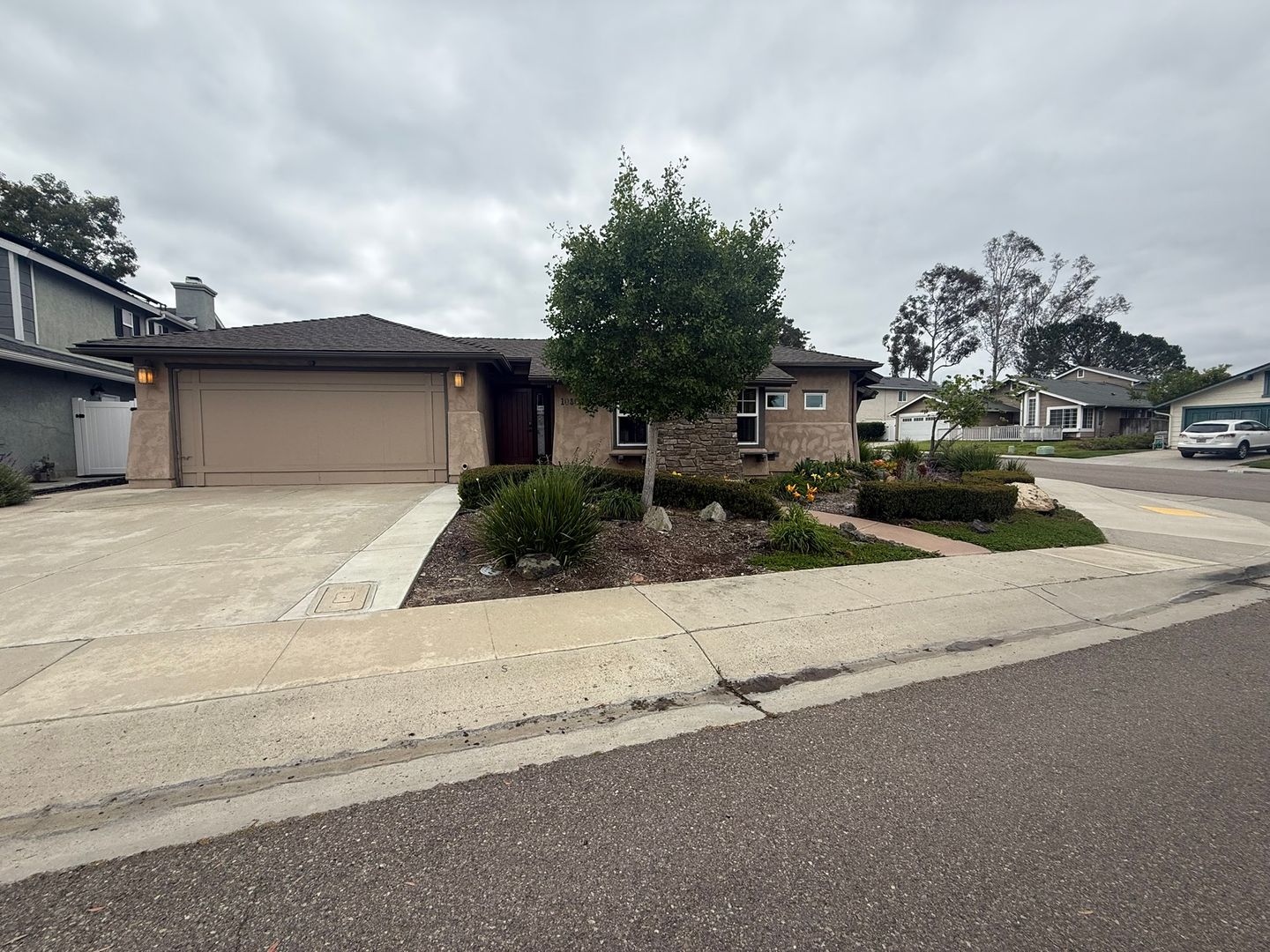 San Diego House: 10805 Cloverfield Point