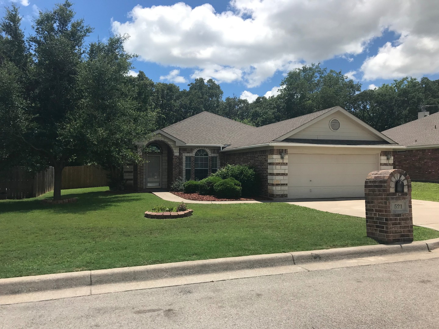 Weatherford House: 521 Sweetwater Dr.