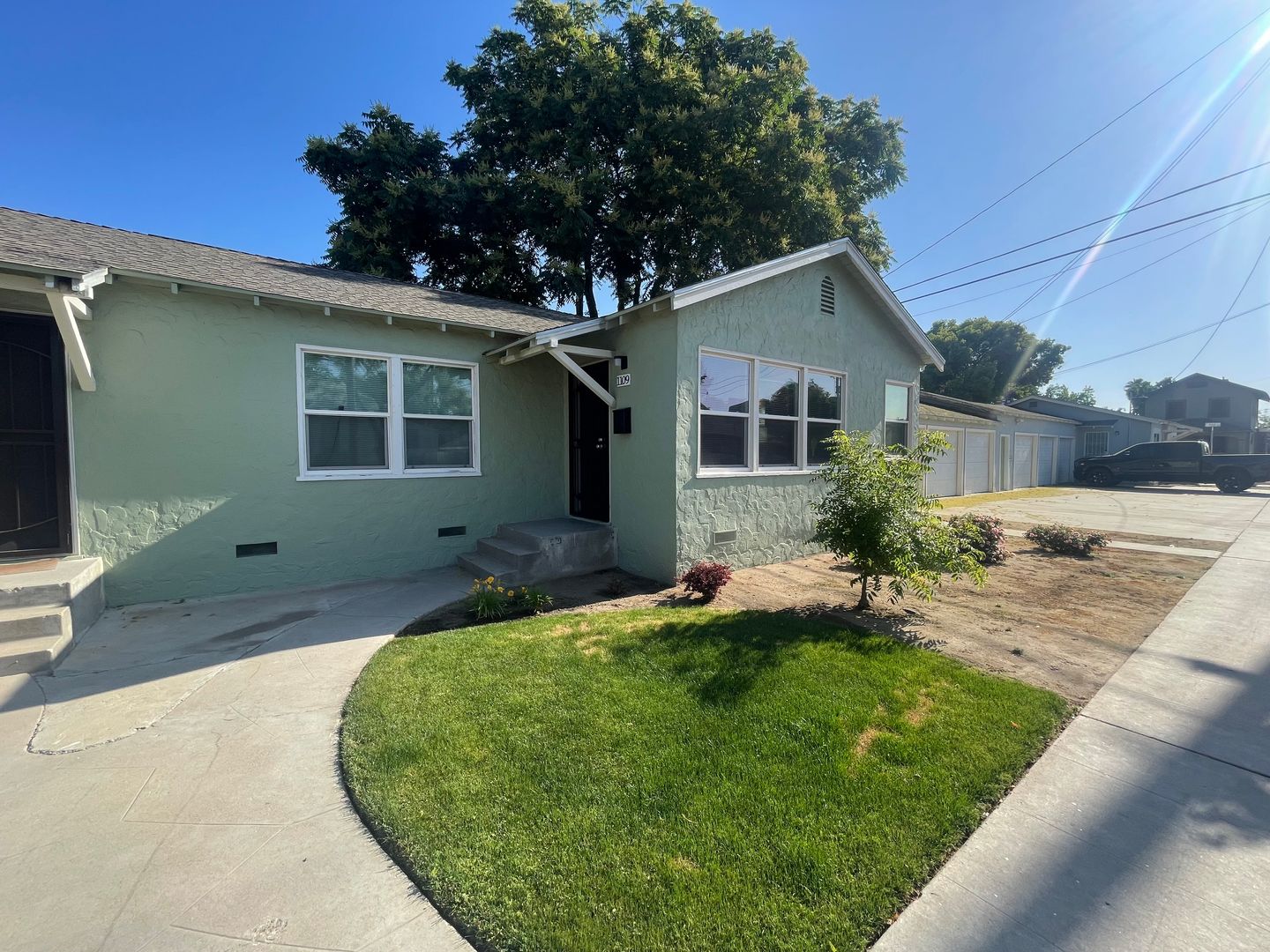 Fresno Apartment: 1107-1141 McKenzie