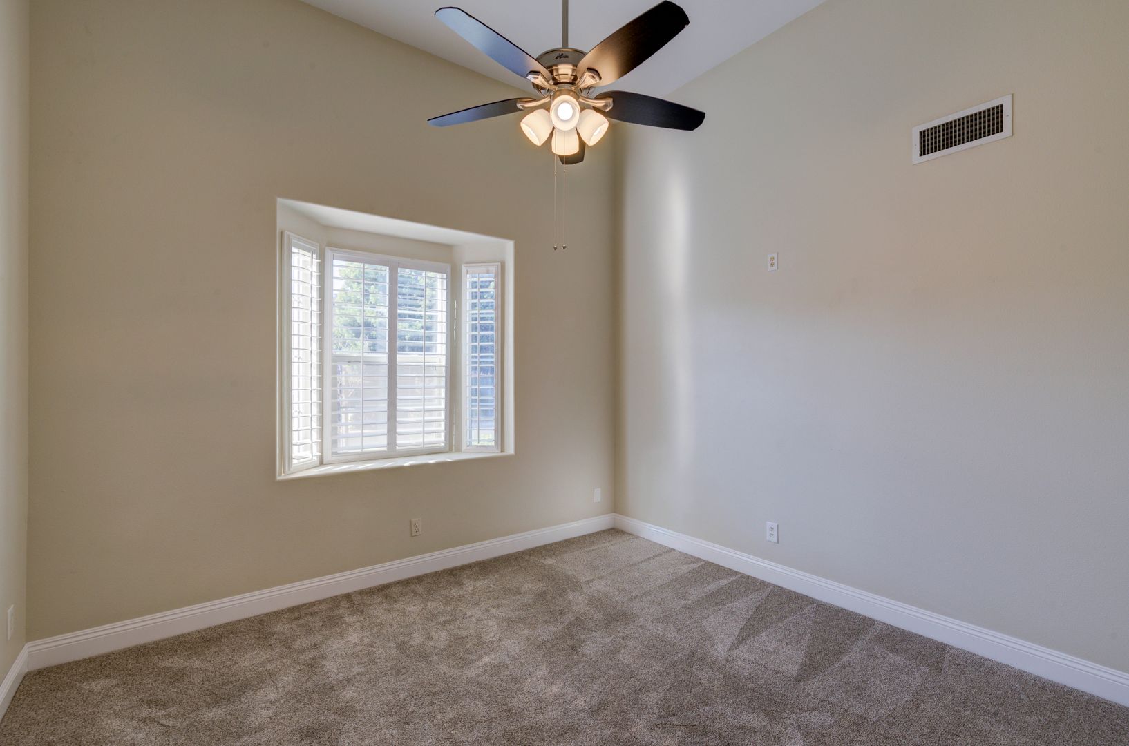 Clovis House: 1723 N Mont Blanc Ln