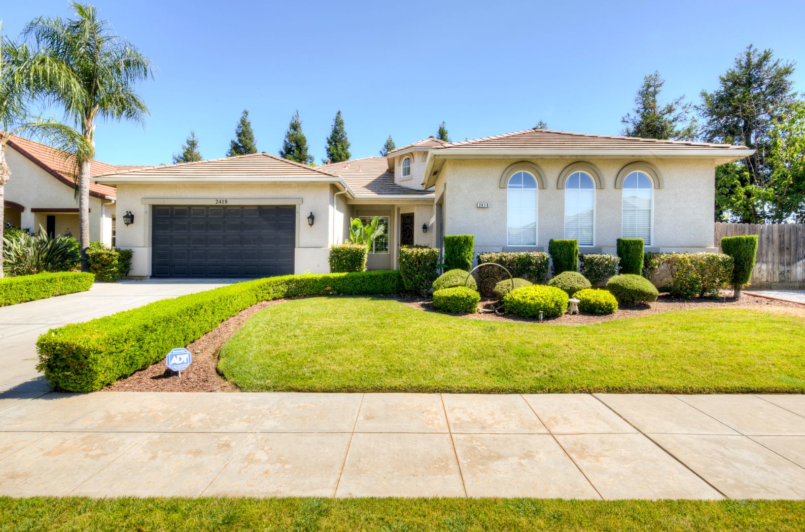 Fresno House: 2418 Warner Ave