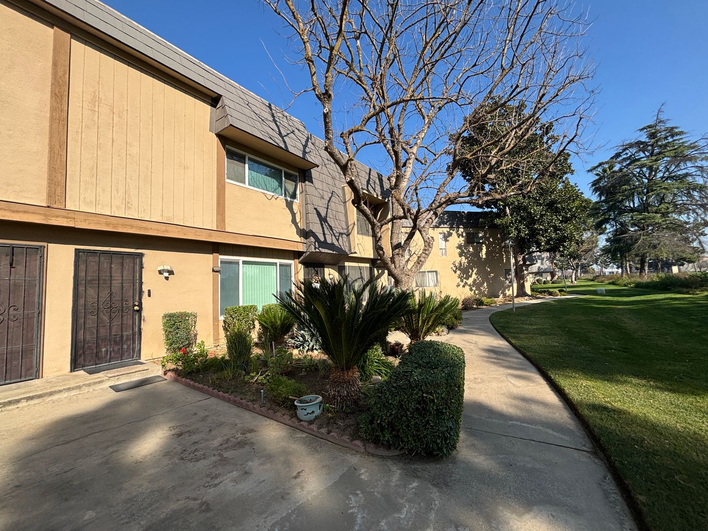 Fresno House: 5164 E. Ashlan Ave. #114