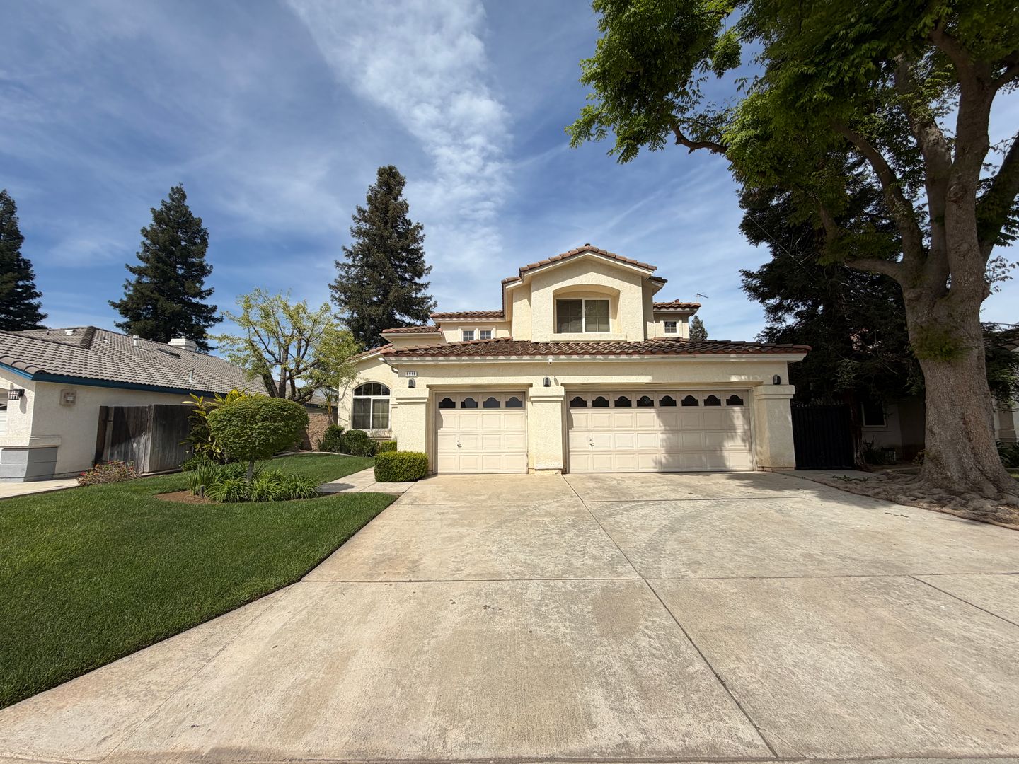 Fresno House: 5918 W Chennault Ave