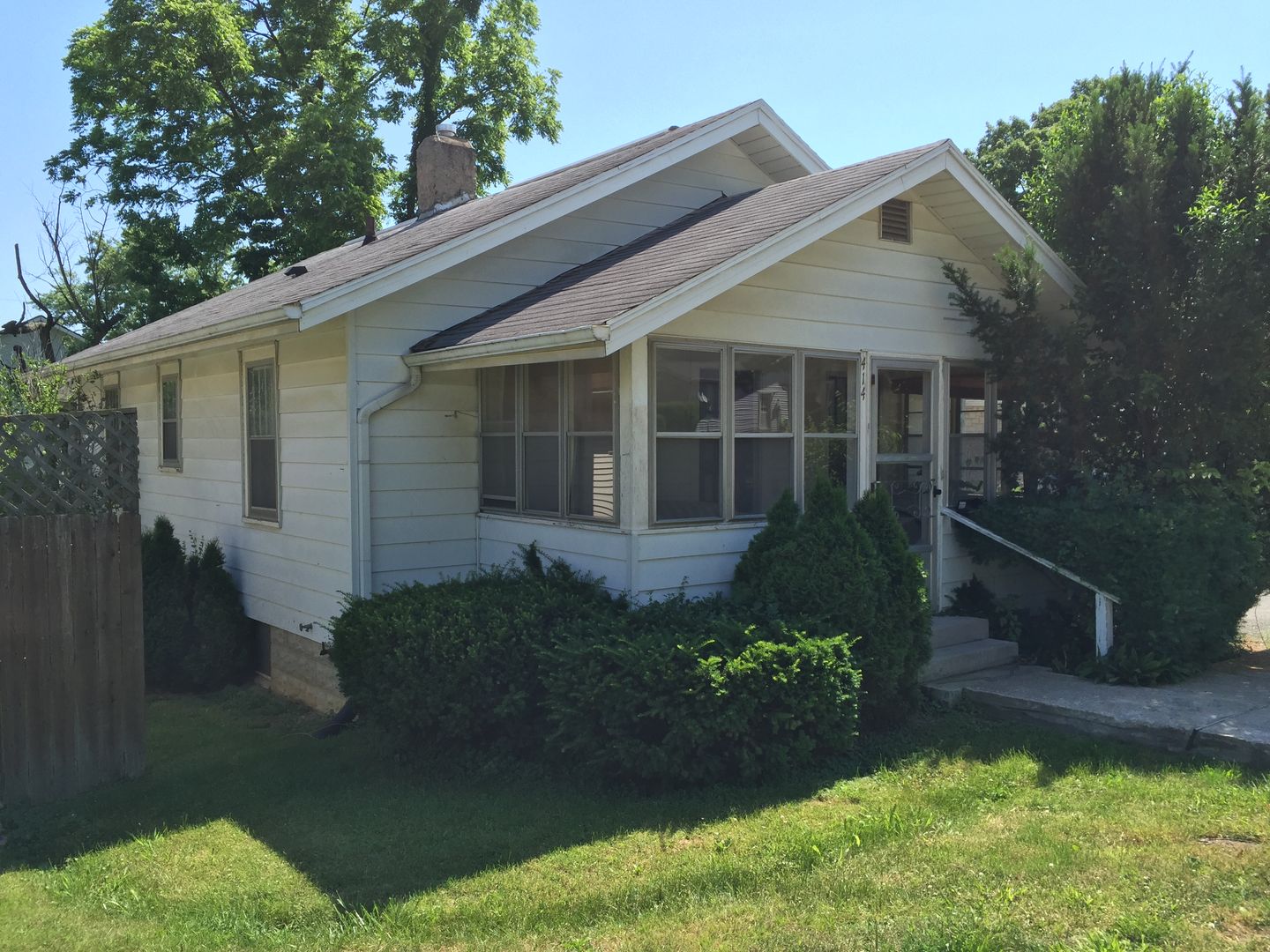 Bloomington House: 414 E Hillside Drive