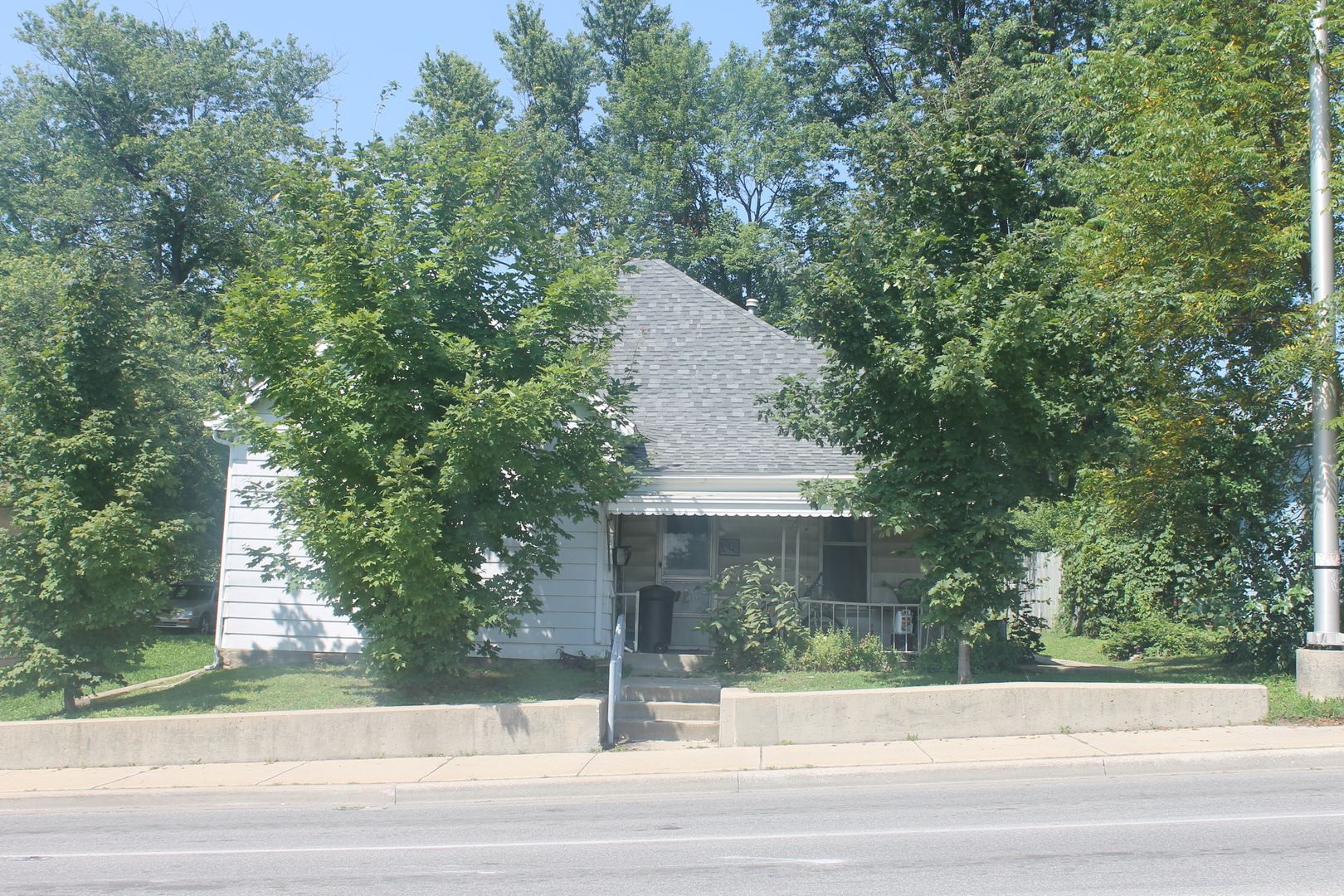 Bloomington Apartment: 1218 W Kirkwood Avenue