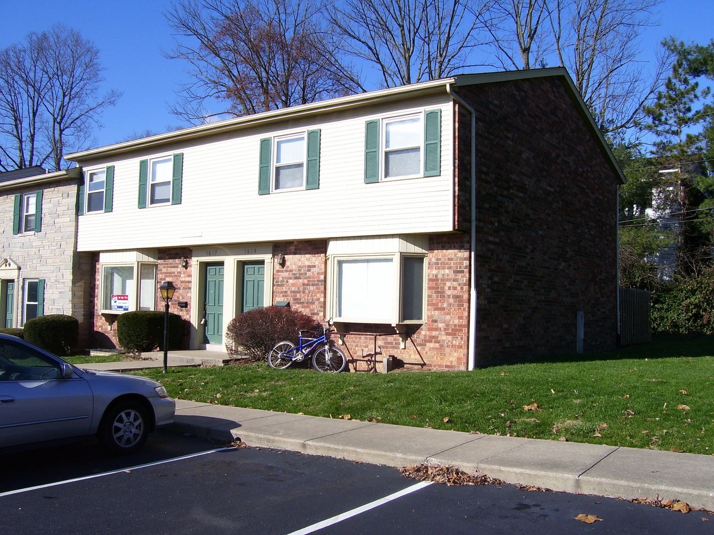 Bloomington House: 1619  S Dorchester Drive