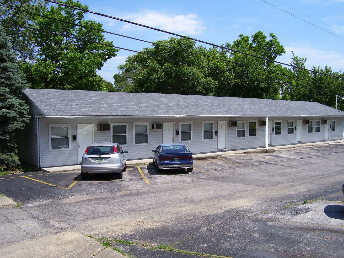 Bloomington Apartment: 709 W 12th Street