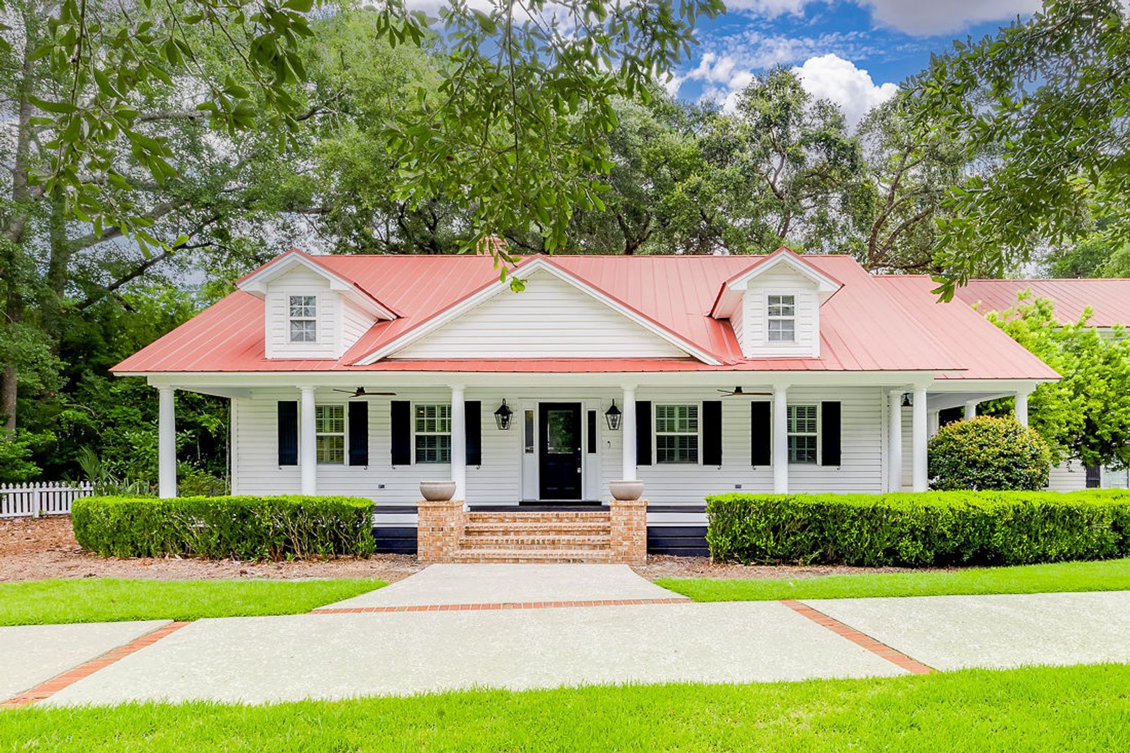 Savannah House: 38 Noble Glen Dr