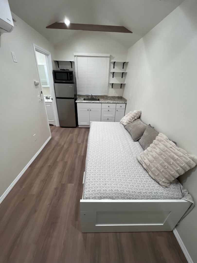 Sacramento Apartment: 2121 15th Street