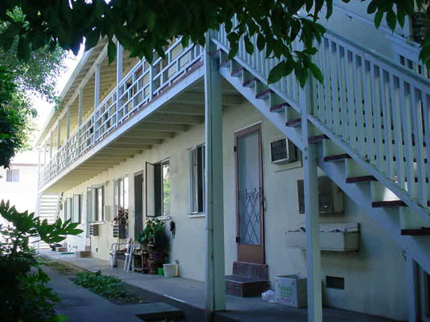 Sacramento Apartment: 2121 15th Street