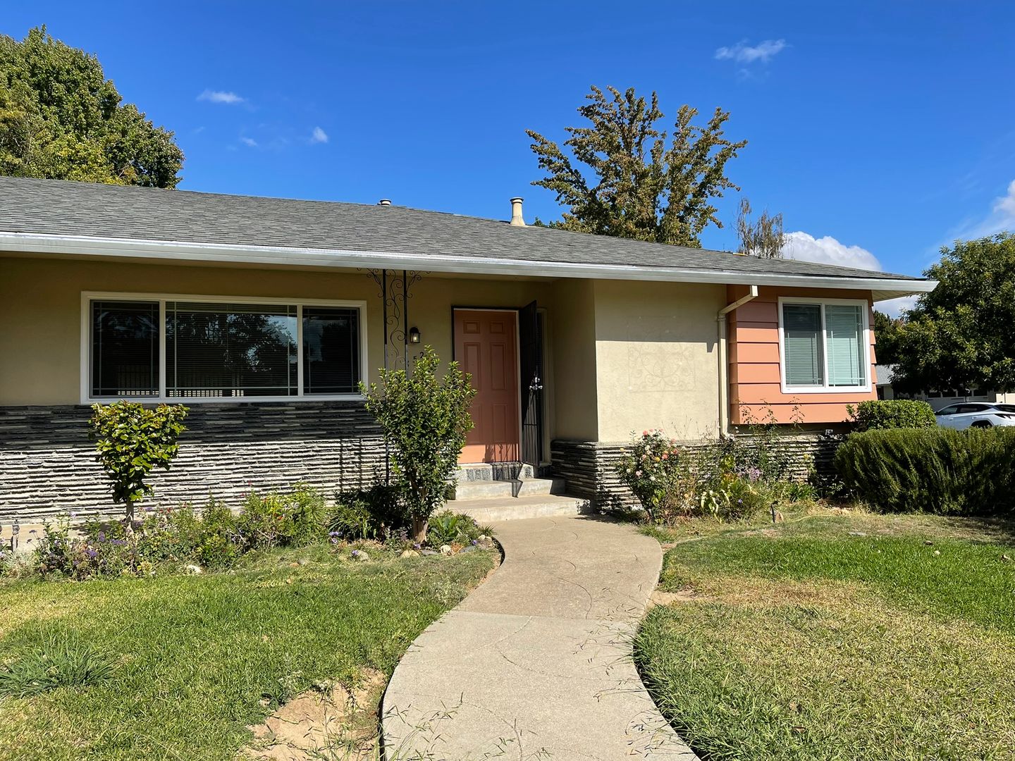 Sacramento House: 852 Skipper Circle