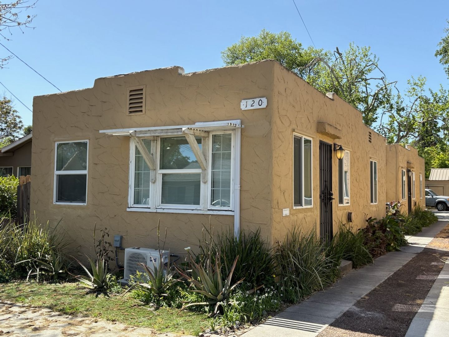 Woodland Apartment: 118-120 4th Street