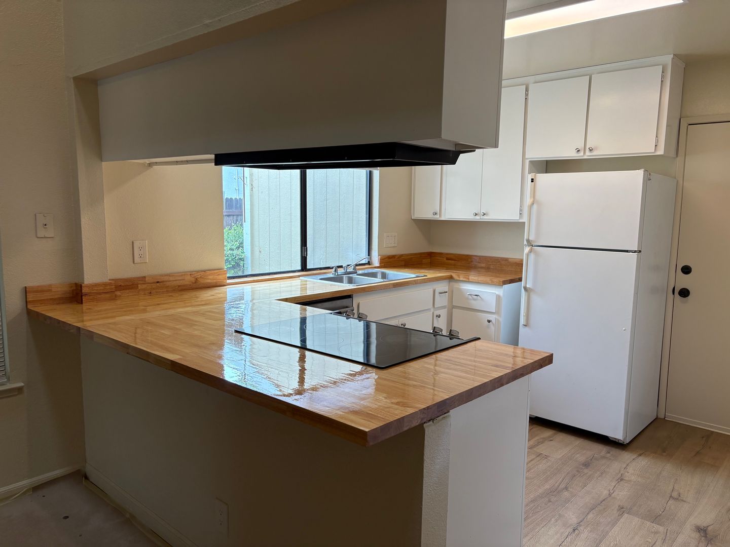 Davis Apartment: 1682 Colusa Ave