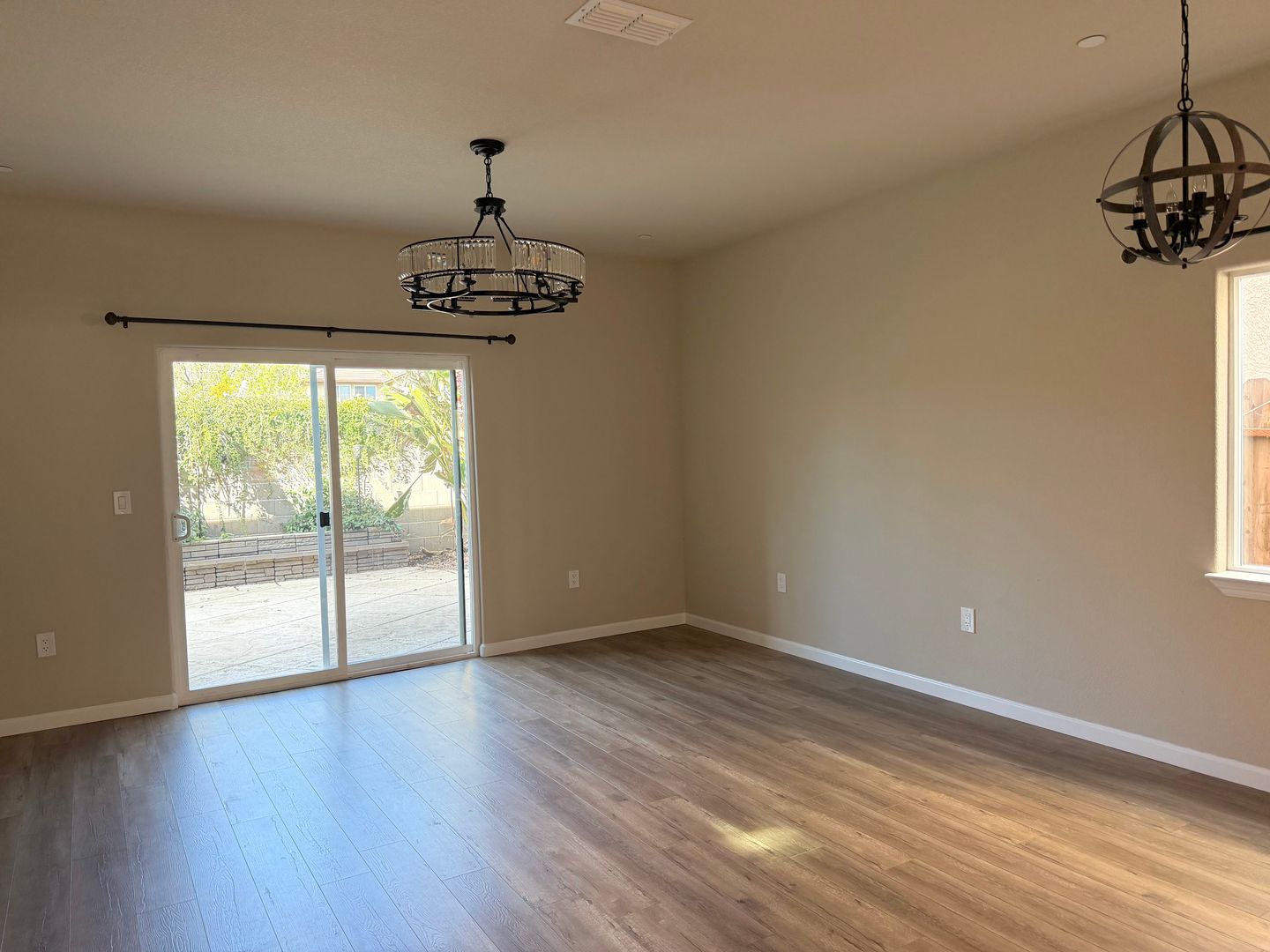 Linda House: 5550 Hanover Ct