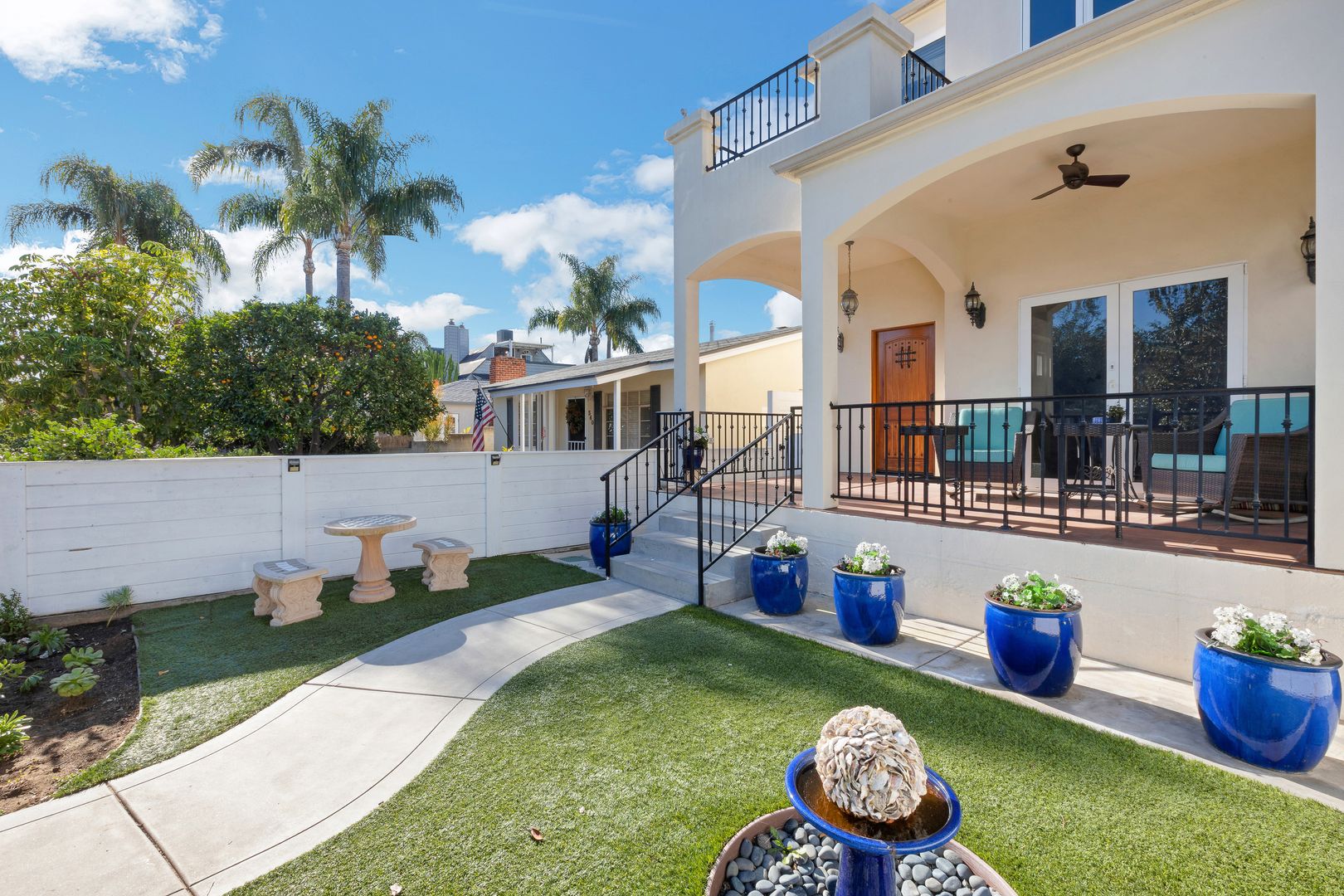 Coronado House: 352 F Ave