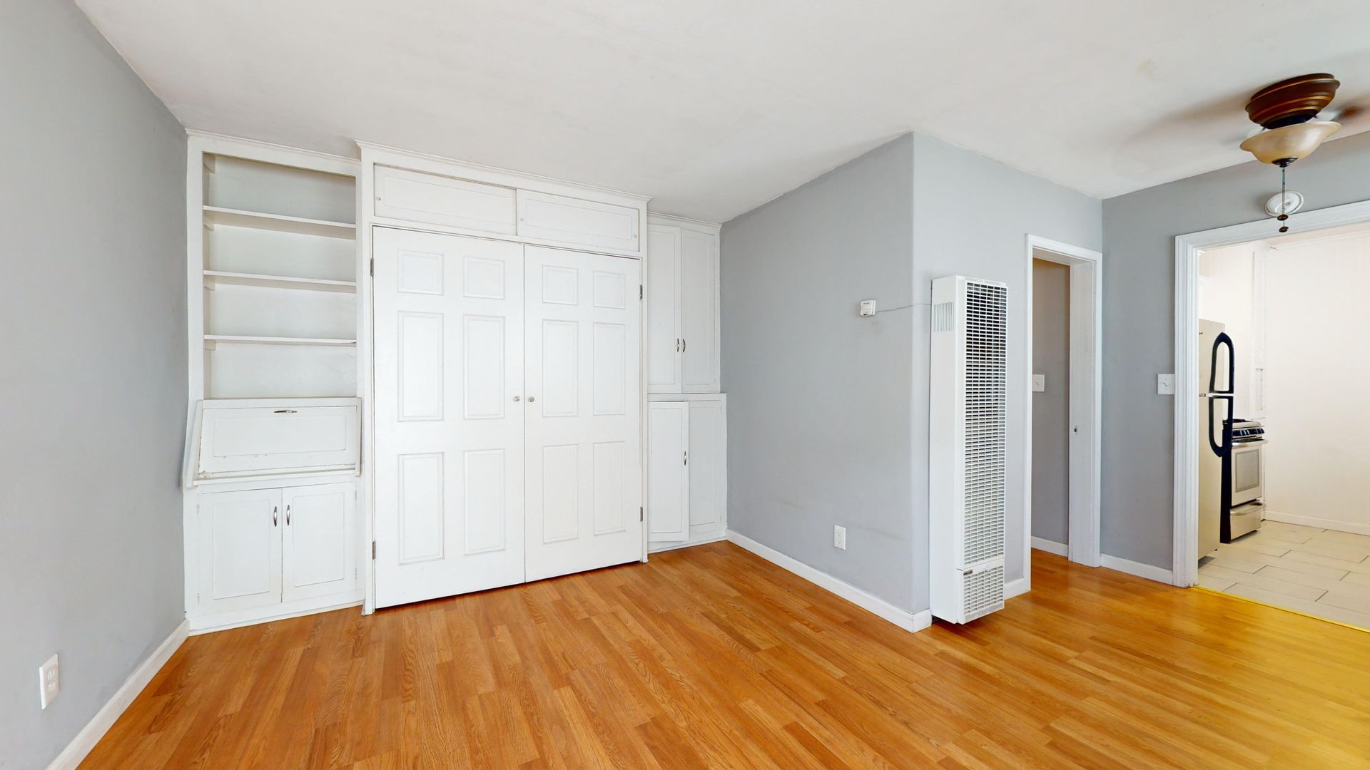 Coronado Apartment: 247 Orange Avenue